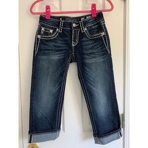 Miss Me Signature scuffed Capri Jeans